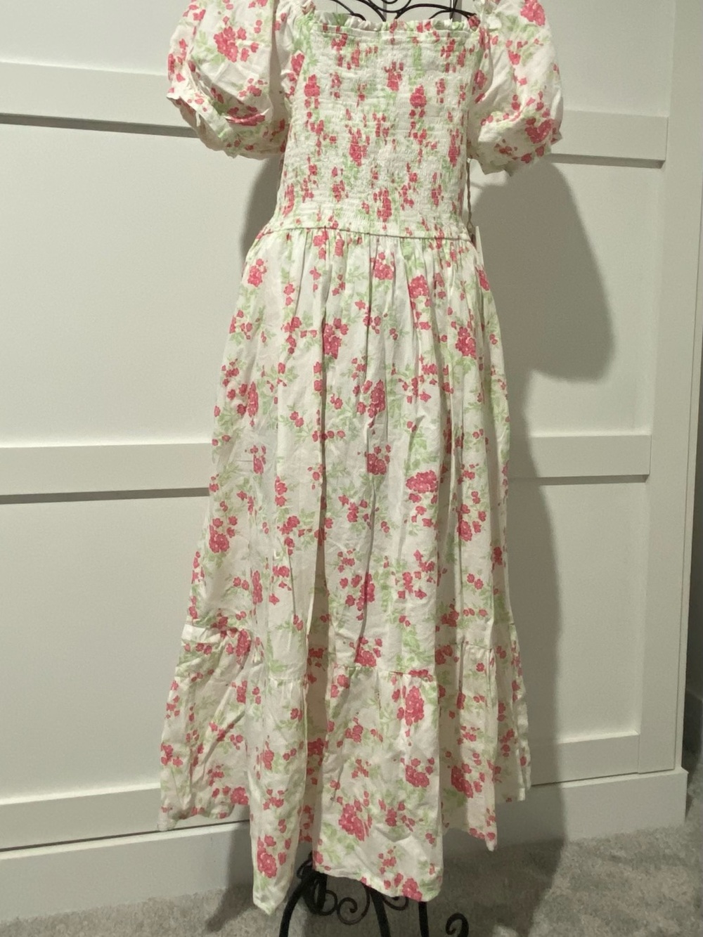 Jessica Simpson White Maxi Dress with Pink Floral Print and Puff Sleeves